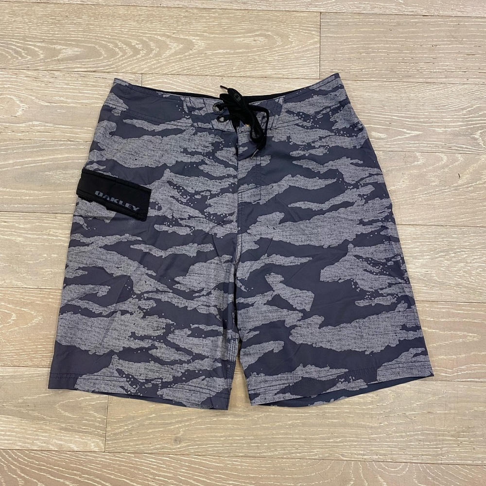 Oakley board shorts 31 🌟Bundle & Save🌟